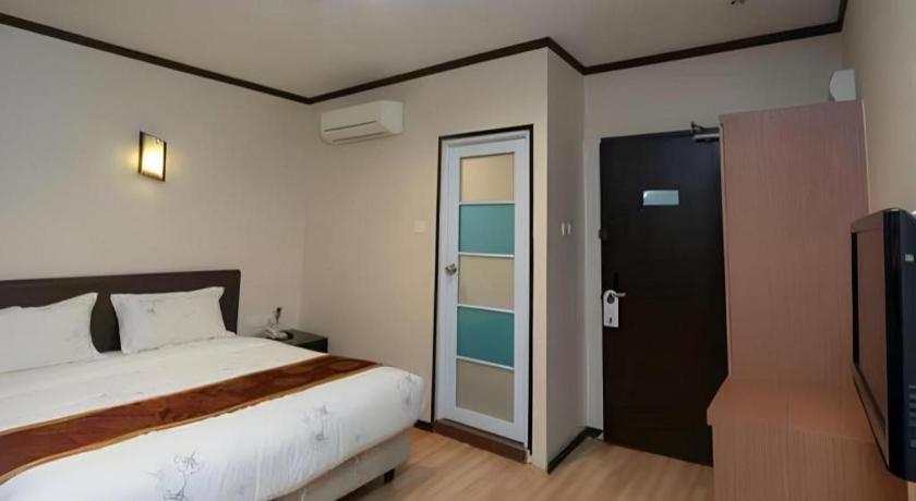 S Bee Hotel Johor Bahru Kültér fotó